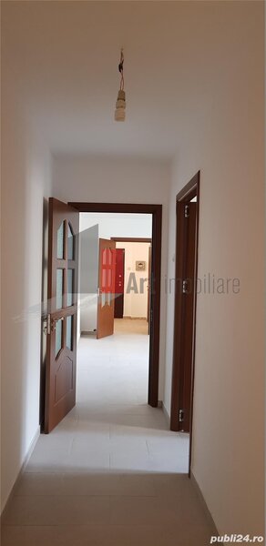 Vanzare apartament 3 camere 2 bai cu centrala Brancoveanu - Covasna